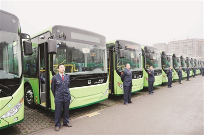 武汉公交将新上800台新能源公交_方得网_最专业的商用卡客车网信息专家!